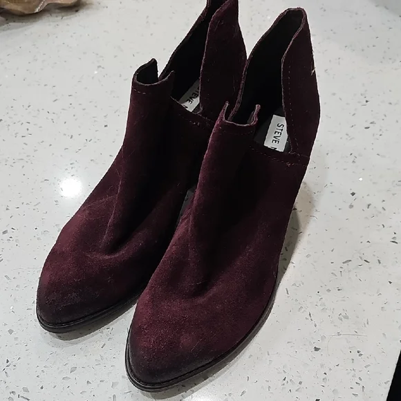 Steve Madden Women's Dark Red Ankle Booties - Picture 2 of 6